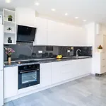 בית הארחה Andelic Sunset 4*